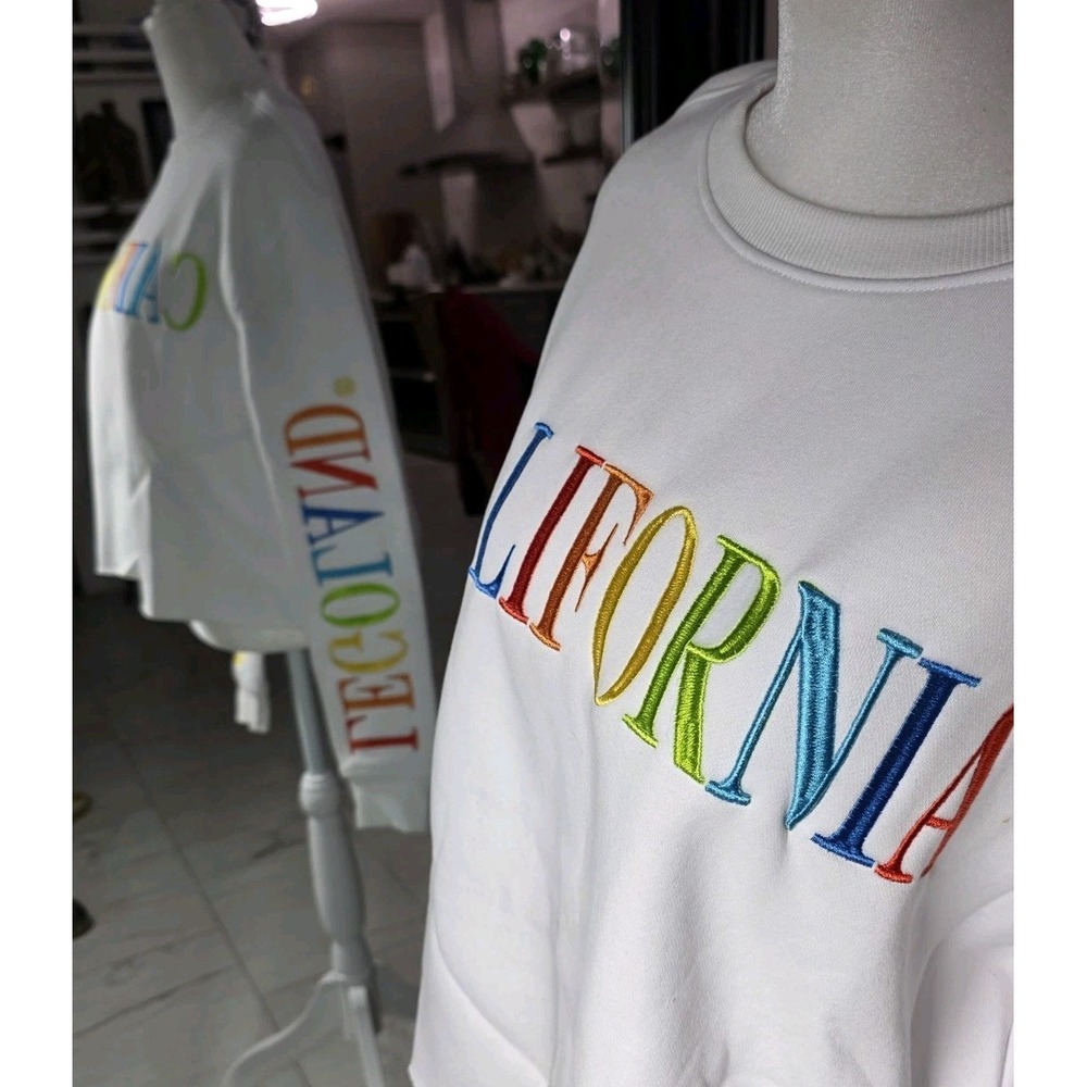 LEGOLAND California Rainbow Embroidered Cropped Sweatshirt Women's M 2022 - Picture 9 of 12